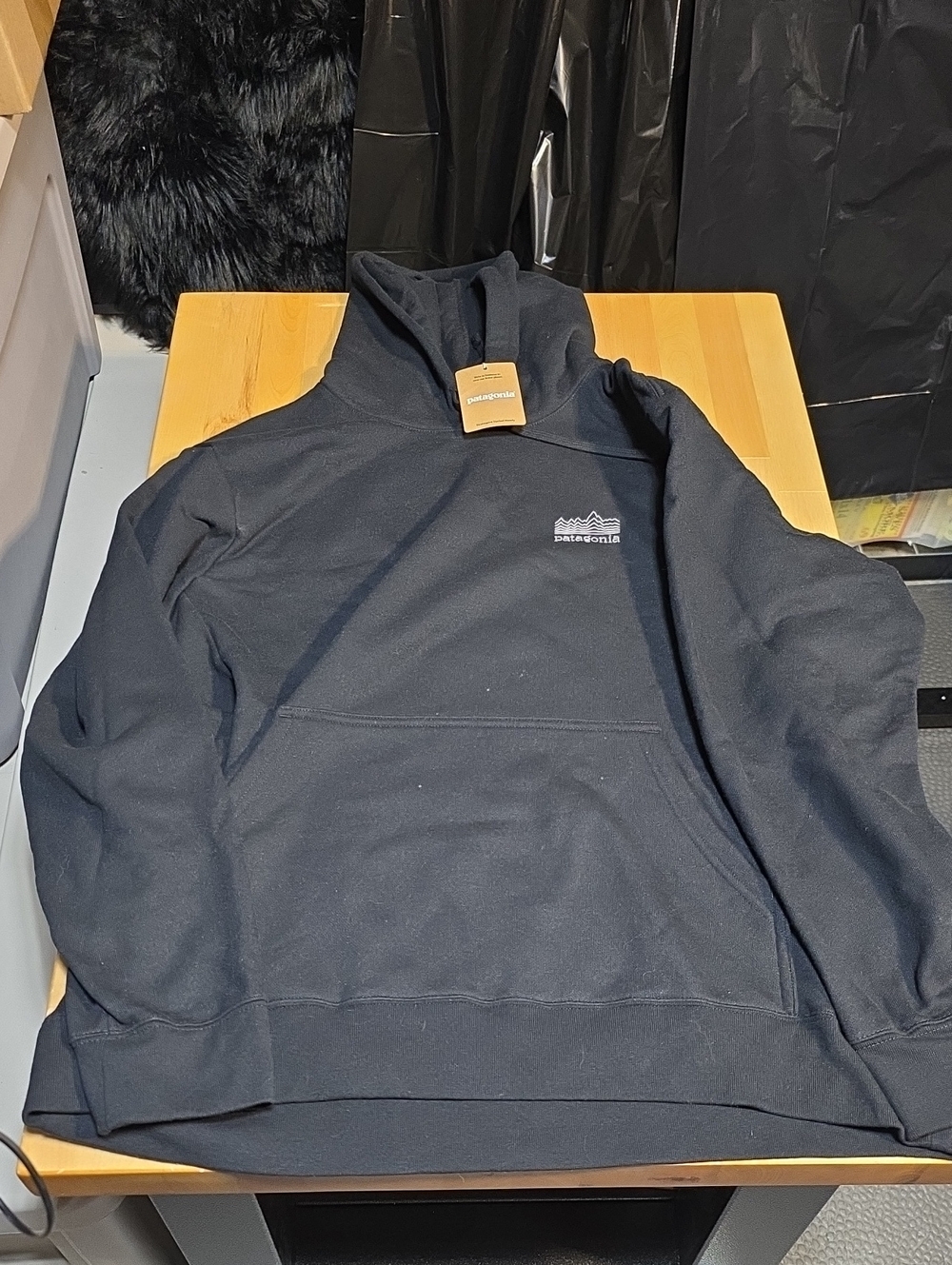 Patagonia Men's Black Crewneck Pullover Sweatshirt